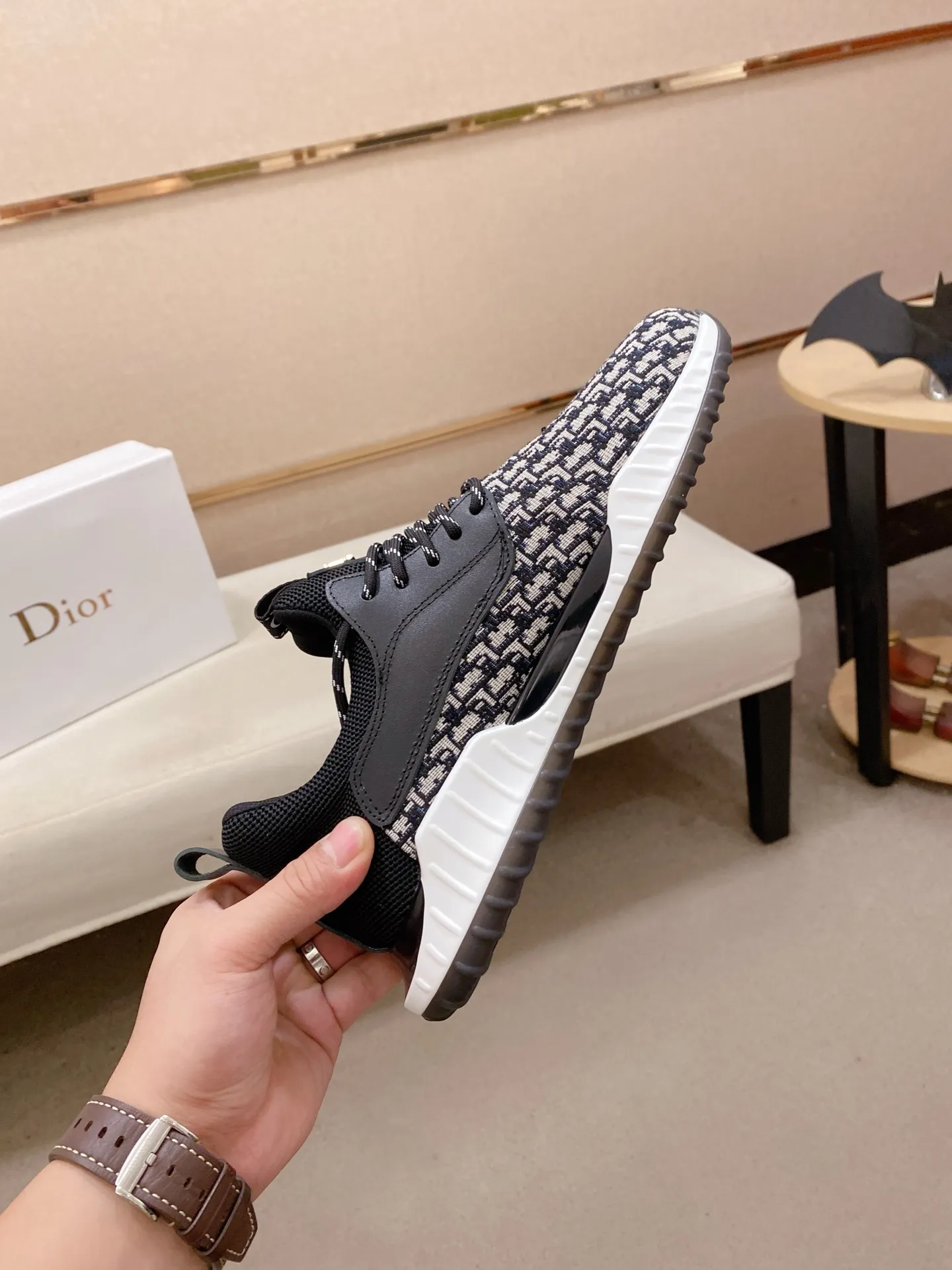 Factory price: 440💰[Dior·Dior] New casual sports style men's shoes, new spring and summer design, perfect workmanship, lace-up lazy style to create wardrobe quality, upper: imported cowhide, sheepskin lining is soft and comfortable, ultra-light TPU wear-resistant outsole, simple, versatile fashion men's shoes, excellent color code number 38--44. (Can be customized for 45 non-refundable)